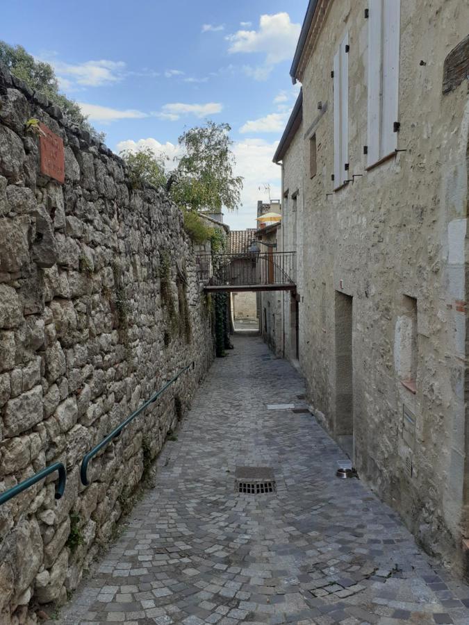 Petit Gite Des Augustins Monflanquin Esterno foto