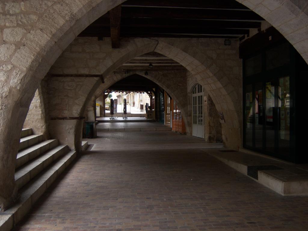 Petit Gite Des Augustins Monflanquin Esterno foto